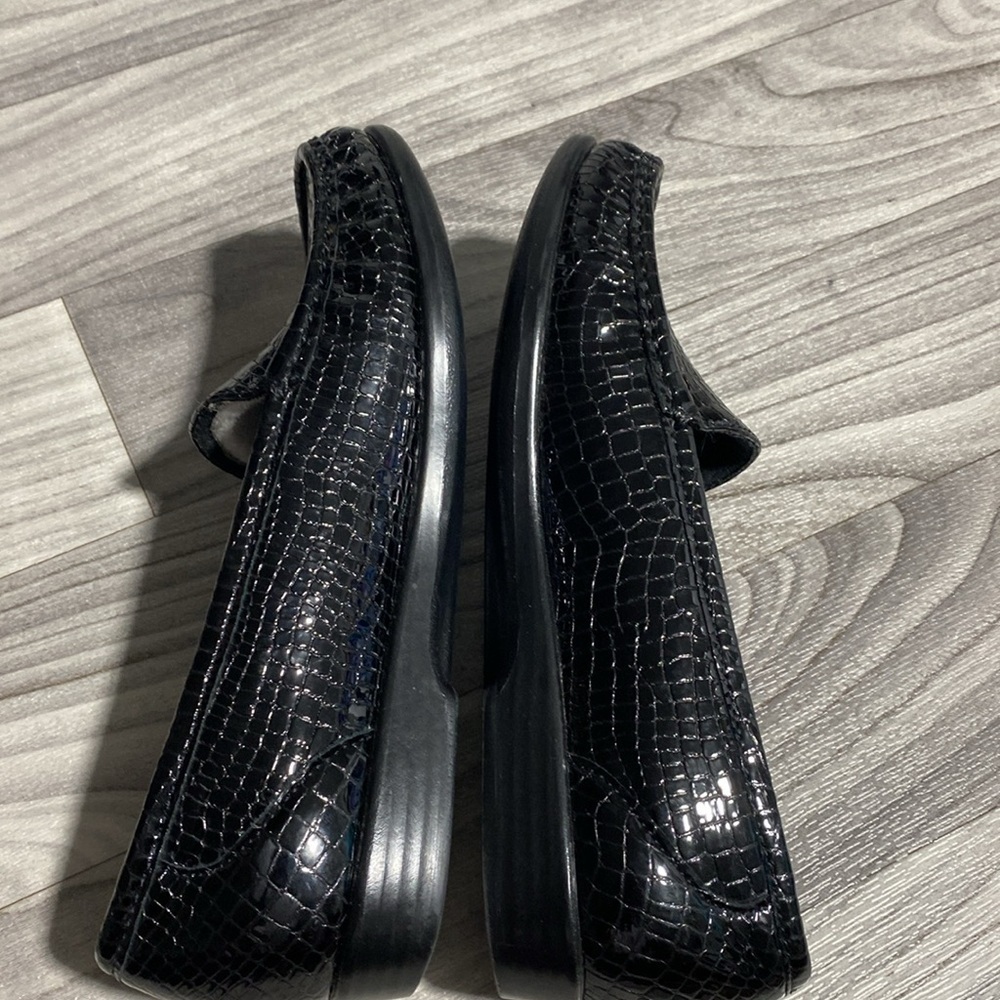 SAS Women’s Simplify C Loafer Black Croc 1556-181 Size 8.5M Slip-On Excellen X-6 - Picture 3 of 8